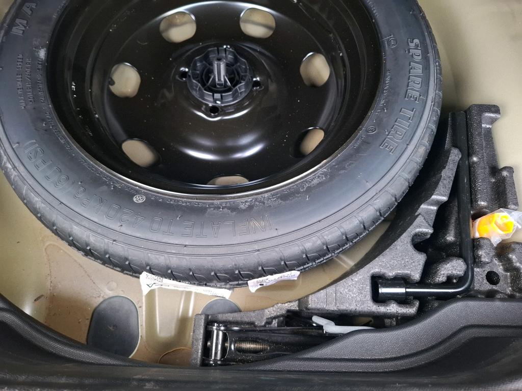 Citroen C4 SOCIETE BLUEHDI 130 S&S EAT8 FEEL NAV BUSINESS R 2022