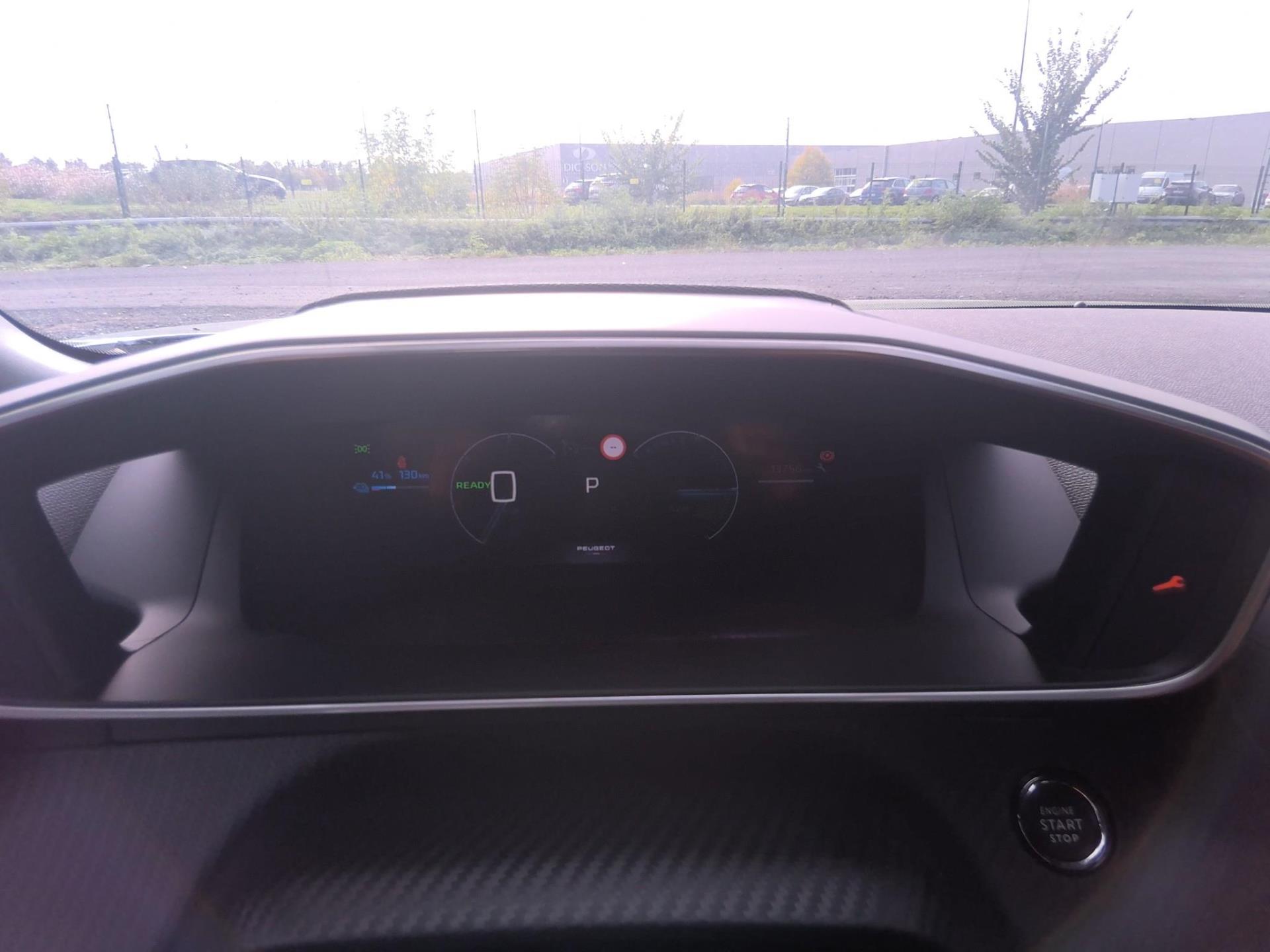 Peugeot 2008 Electrique 156 ch 54 kWh GT 2025