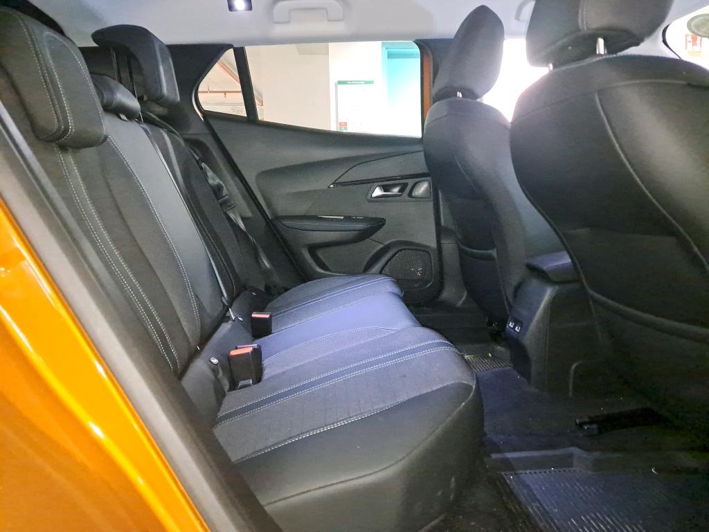 Peugeot 2008 PureTech 130 S&S EAT8 Allure Business 2021