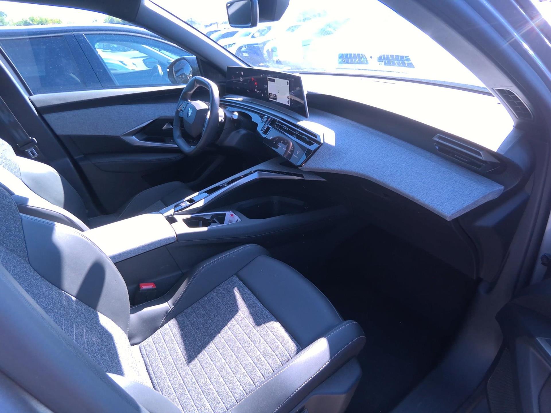 Peugeot 3008 Hybrid 145 e-DCS6 Allure 2025