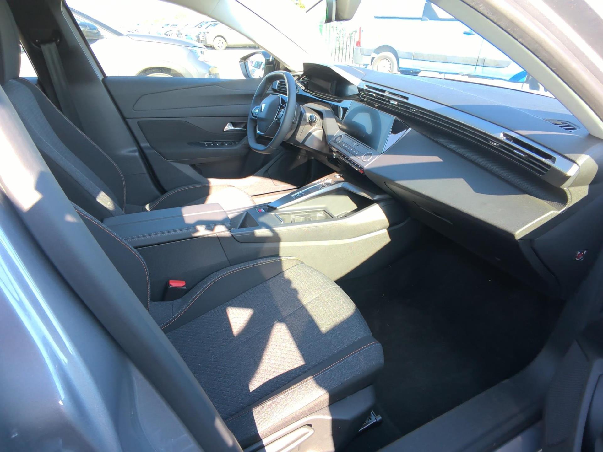 Peugeot 308 SW Hybrid 145 e-DCS6 Style 2025