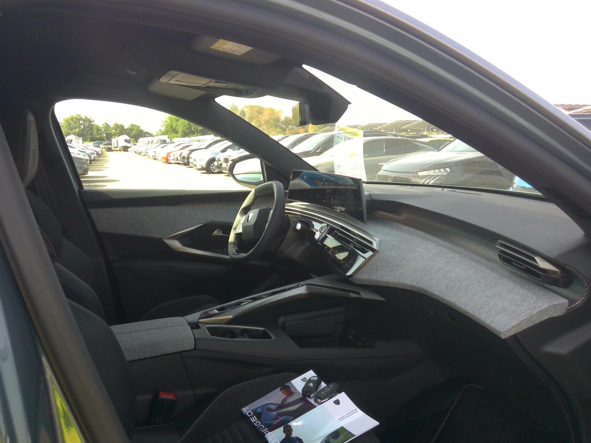 Peugeot 3008 Hybrid 145 e-DCS6 GT 2025