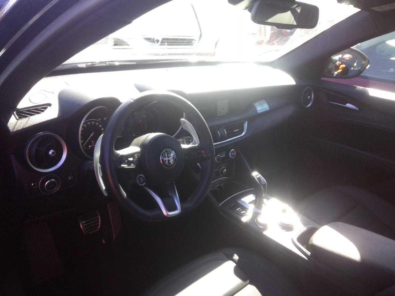 Foto Alfa Romeo Stelvio 3