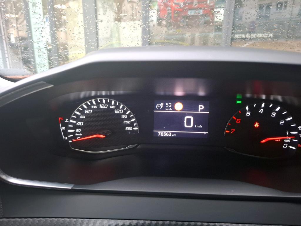 Peugeot 2008 BlueHDi 130 S&S EAT8 Allure 2021