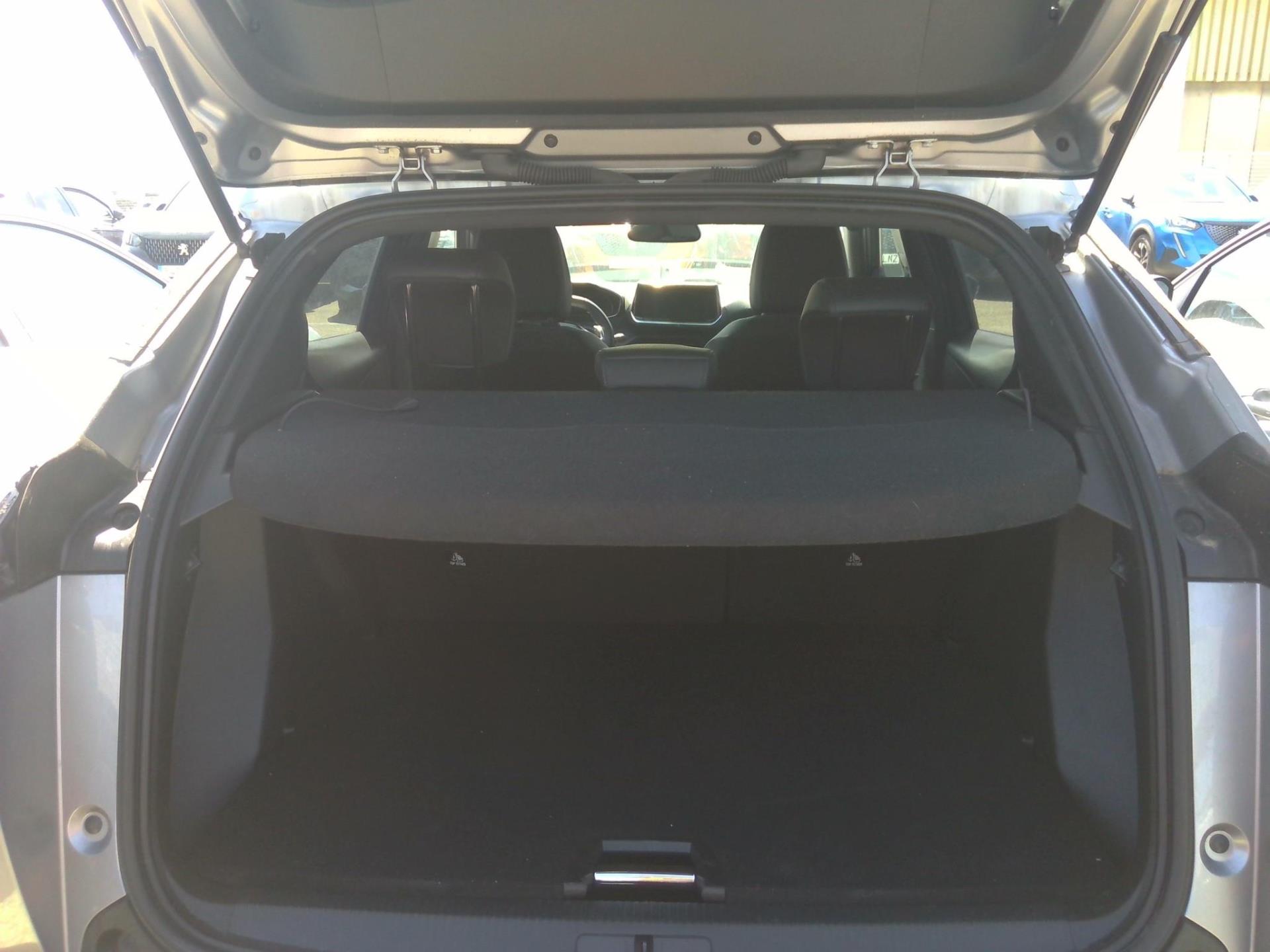 Peugeot 2008 BlueHDi 130 S&S EAT8 Allure 2023