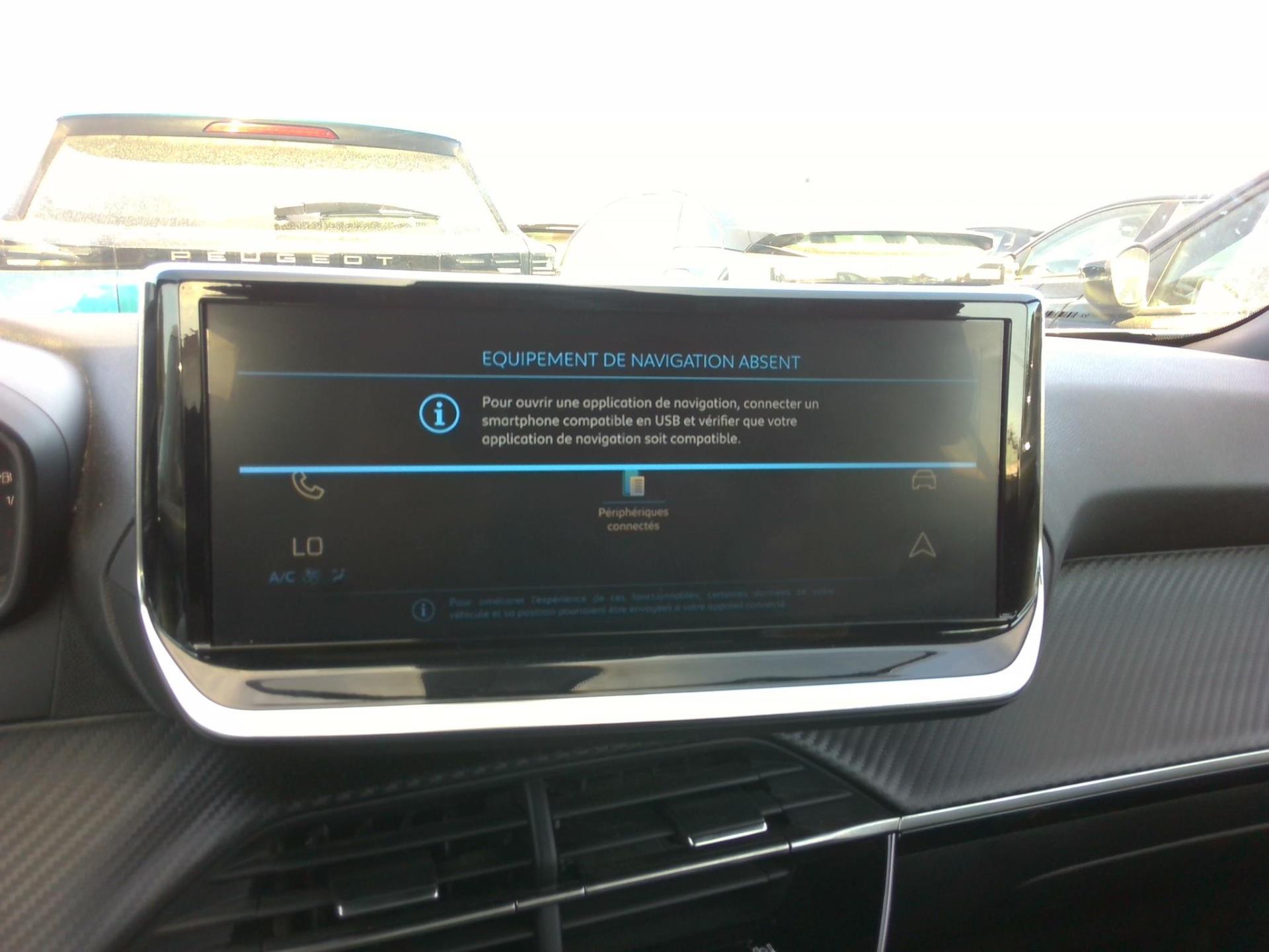 Peugeot 2008 Hybrid 136 e-DCS6 Style 2025
