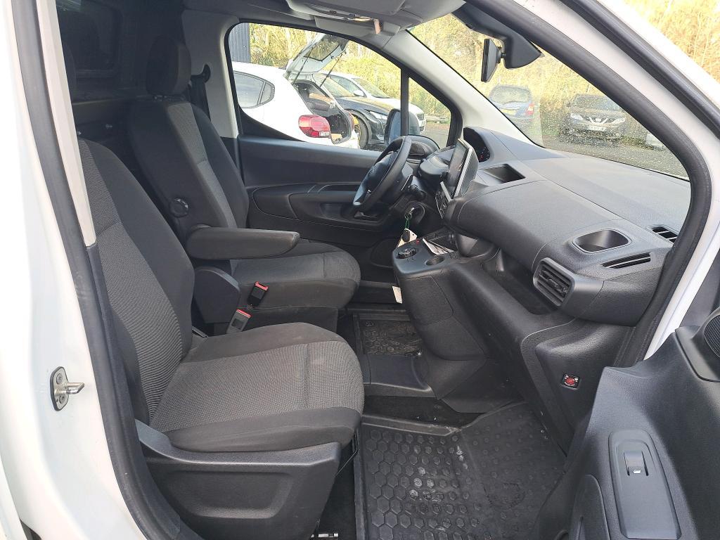 Peugeot PARTNER FOURGON STANDARD 650 KG BLUEHDI 130 S&S EAT8 ASPHALT 2021