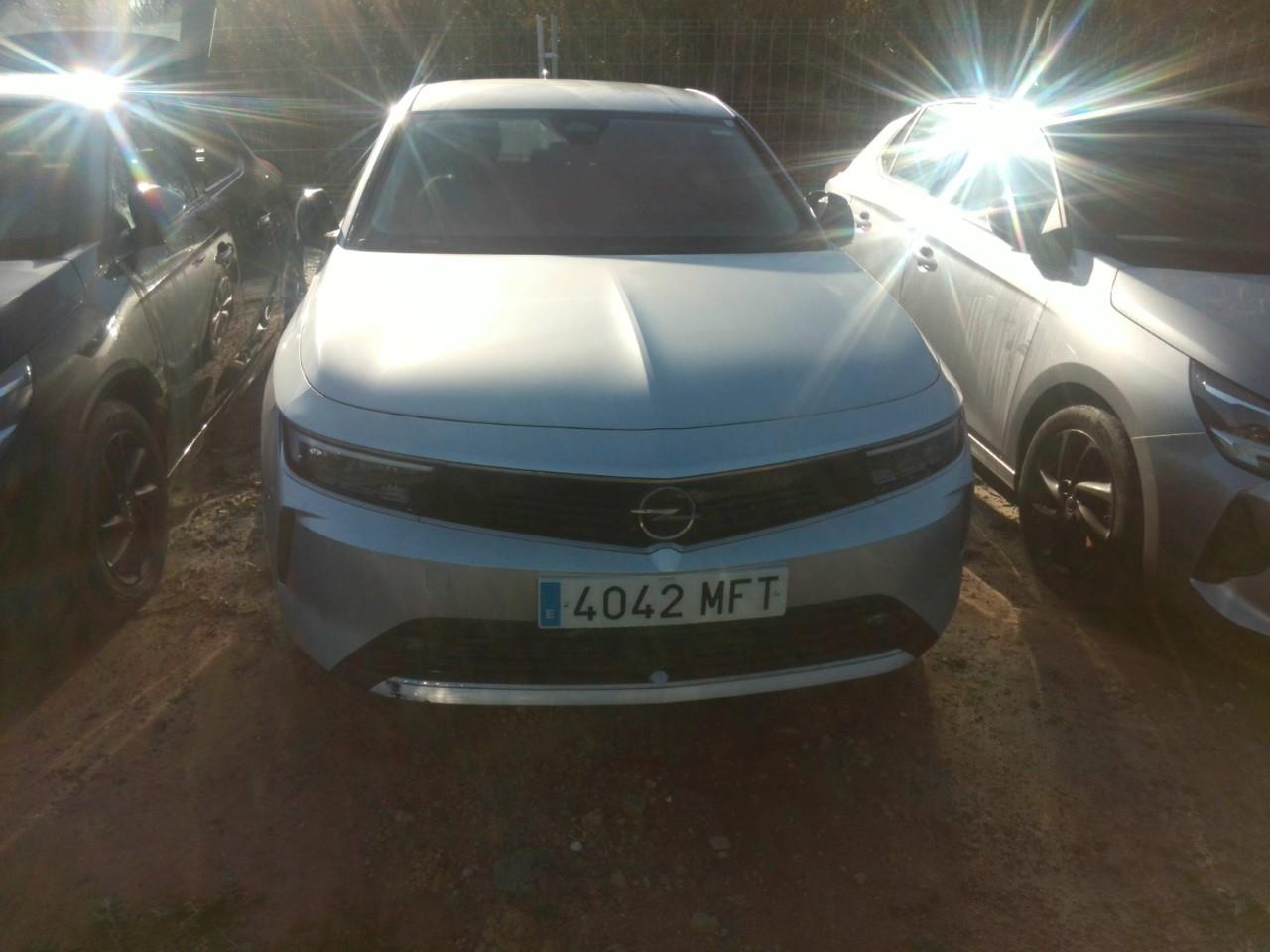 Opel Astra Nuevo Astra 5P Edition 1.2T XHT MT6 S/S 130 HP (96kW)