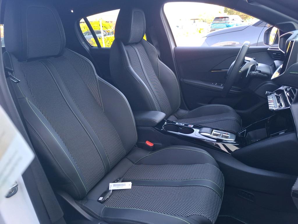 Peugeot 208 Hybrid 136 e-DCS6 GT 2025