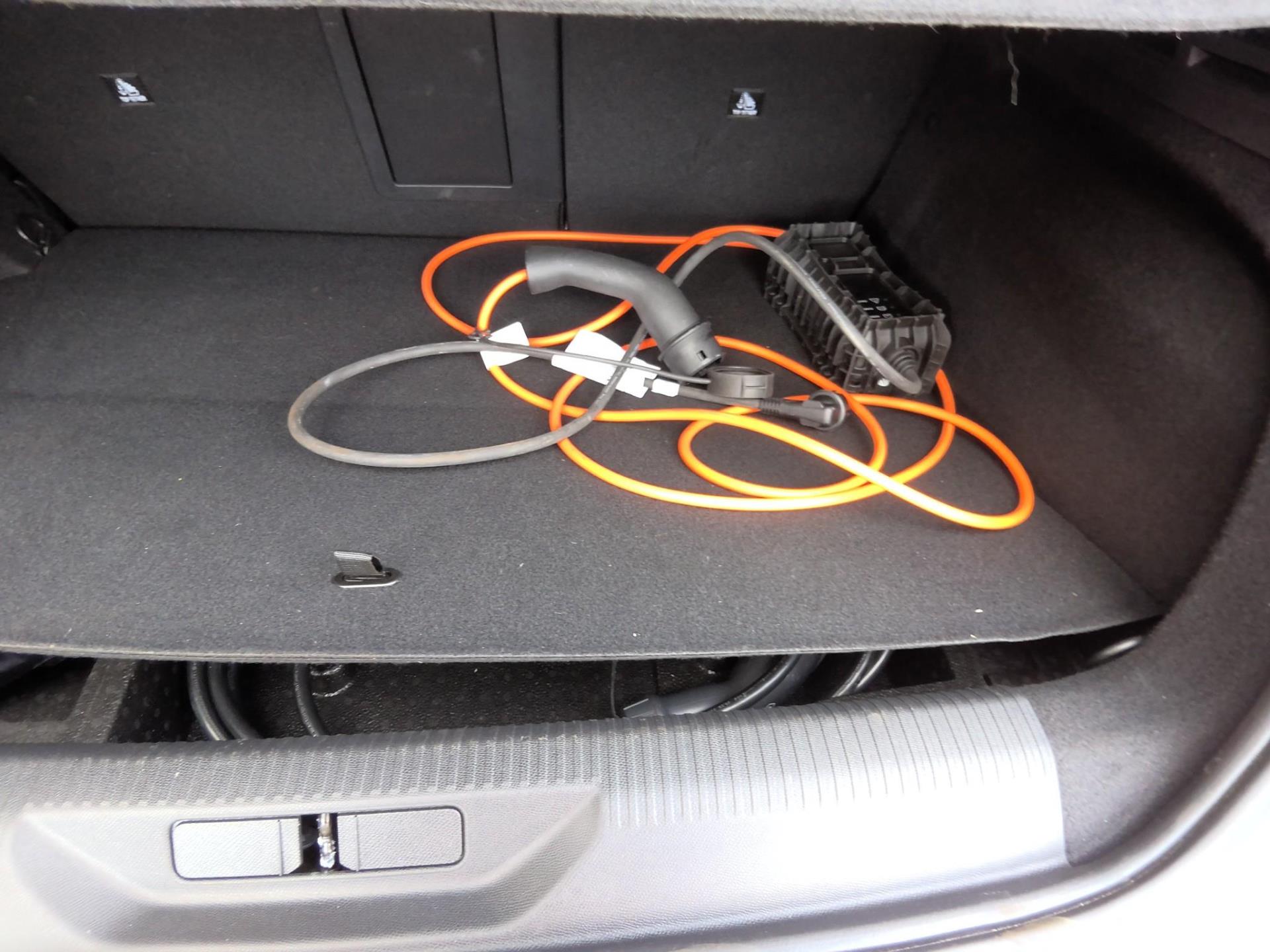 Peugeot 308 PHEV 180 e-EAT8 Allure 2024