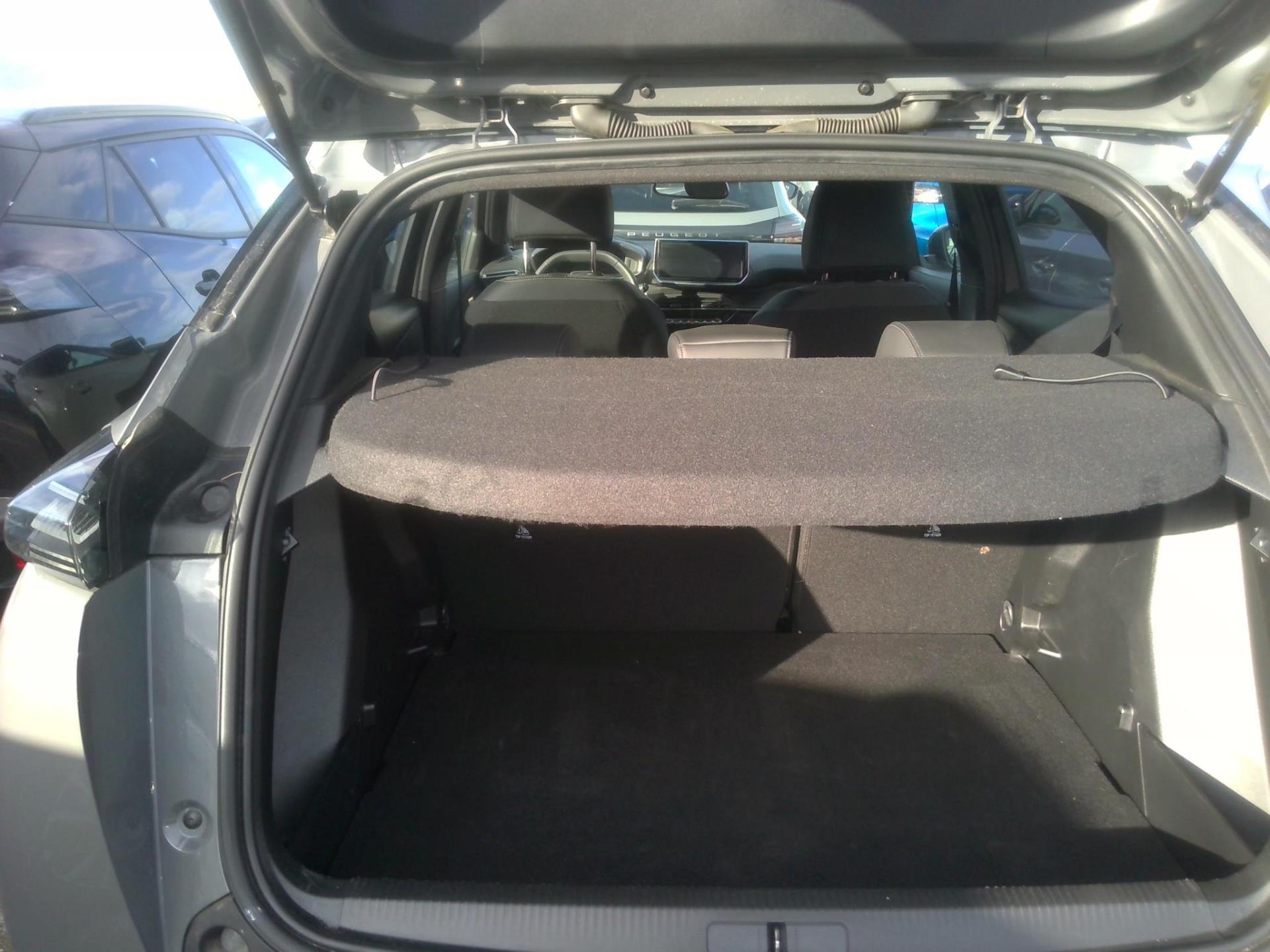 Peugeot 2008 Hybrid 136 e-DCS6 Allure 2024
