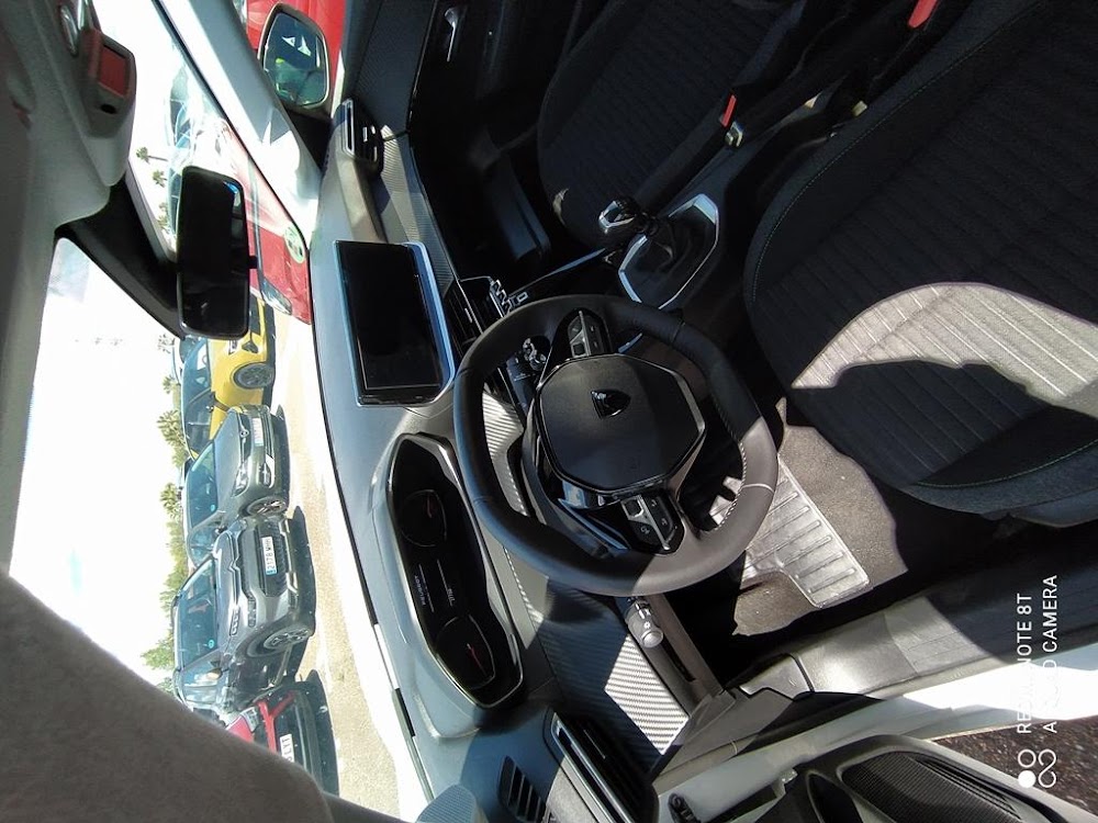 Foto Peugeot 208 8