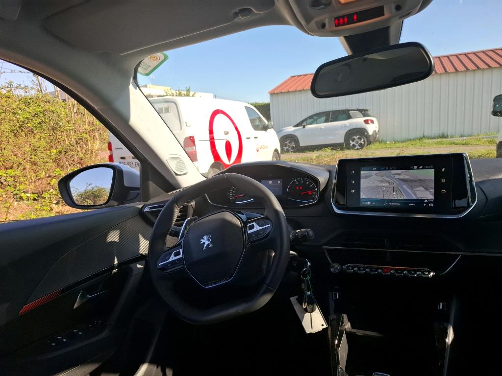 Peugeot 2008 BlueHDi 130 S&S EAT8 Active Business 2021