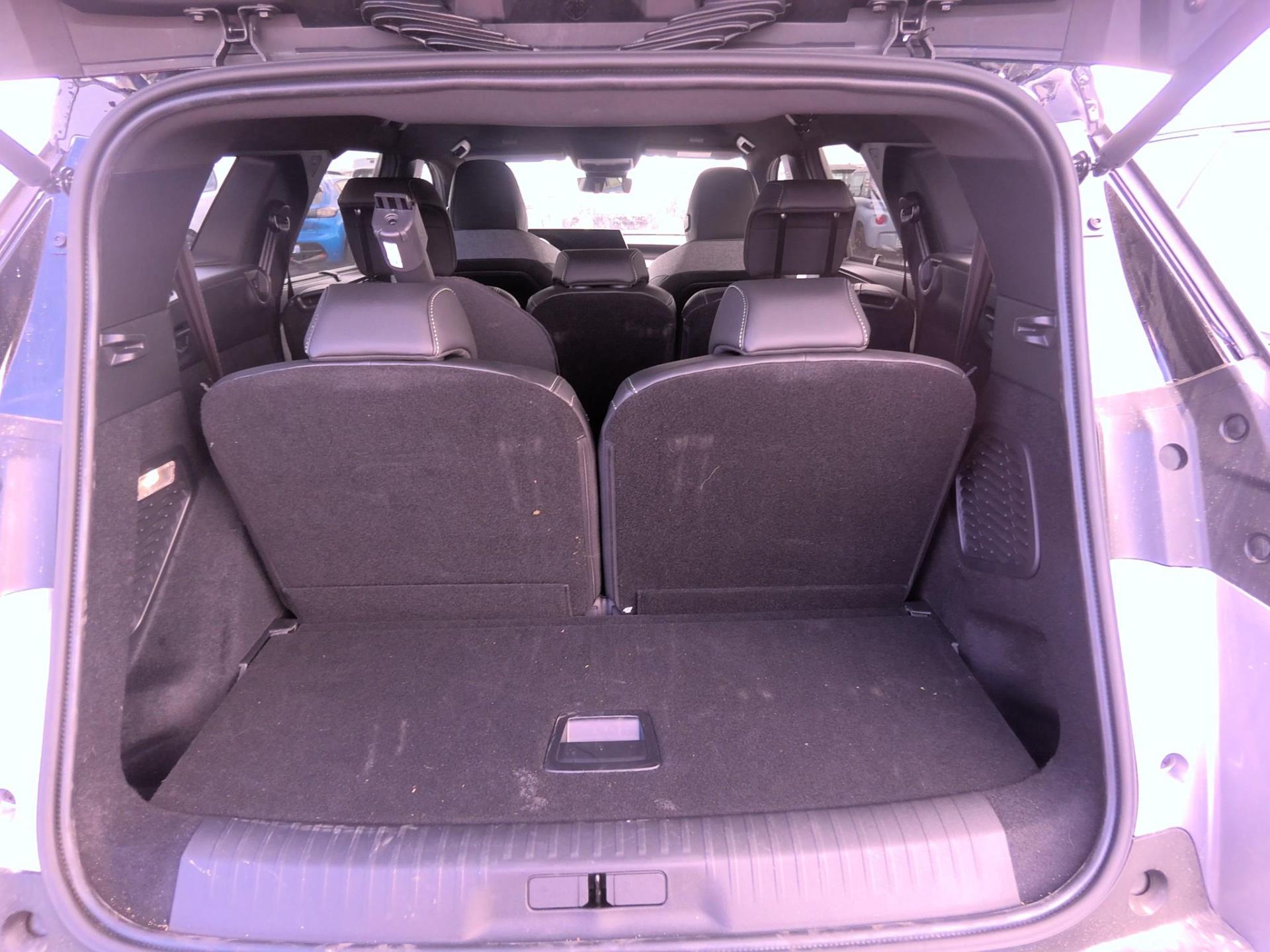 Peugeot 5008 Hybrid 136 e-DCS6 GT 2025