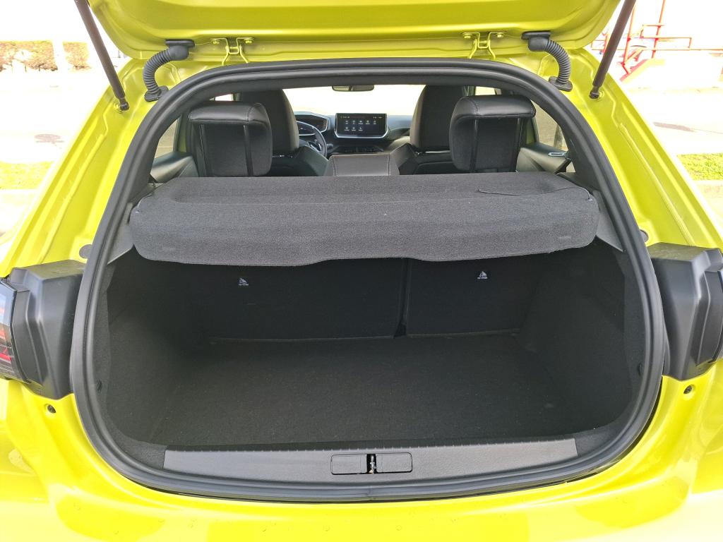 Peugeot 208 Hybrid 100 e-DCS6 GT 2025