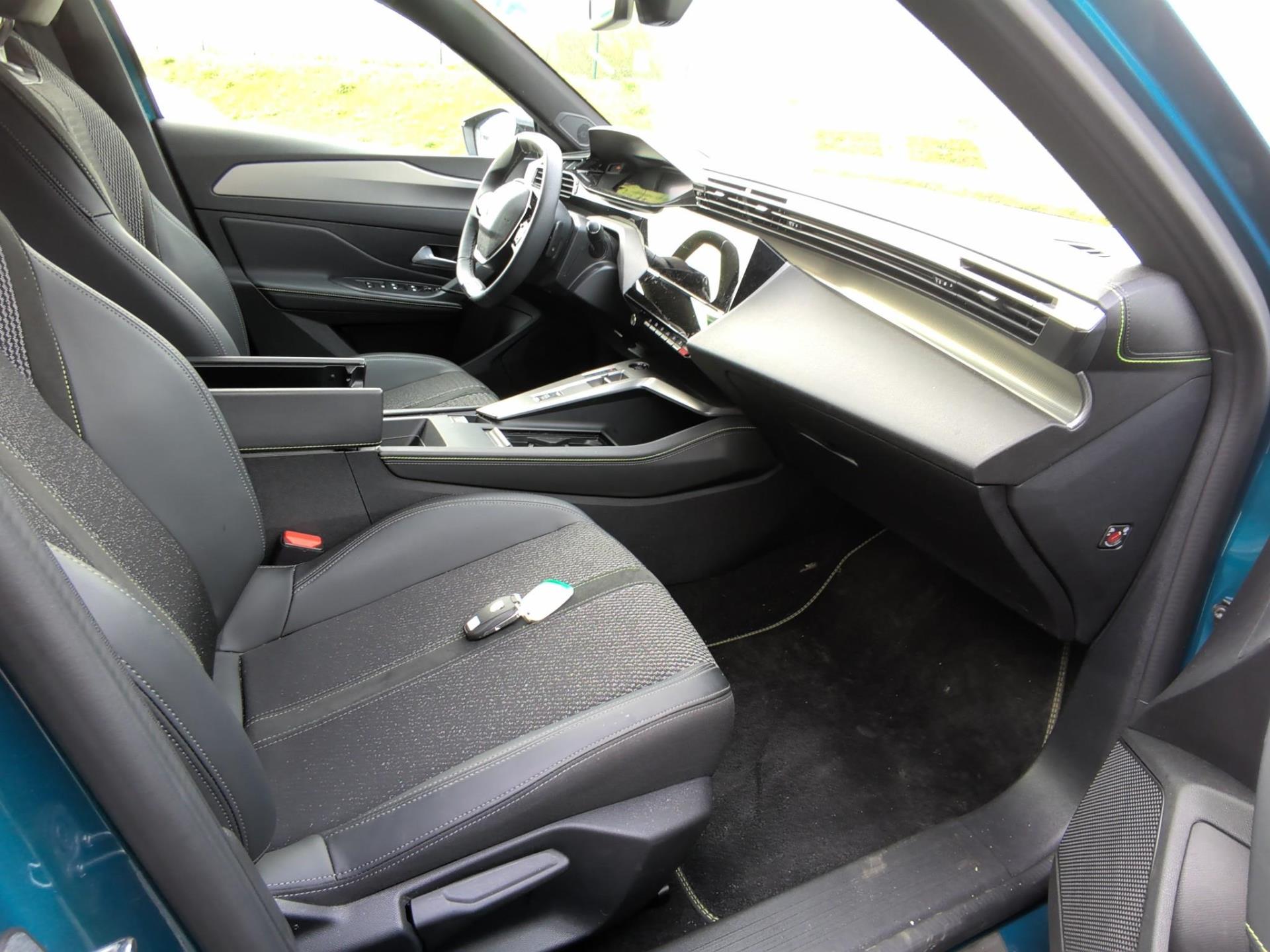 Peugeot 408 Hybrid 145 e-DCS6 GT 2025