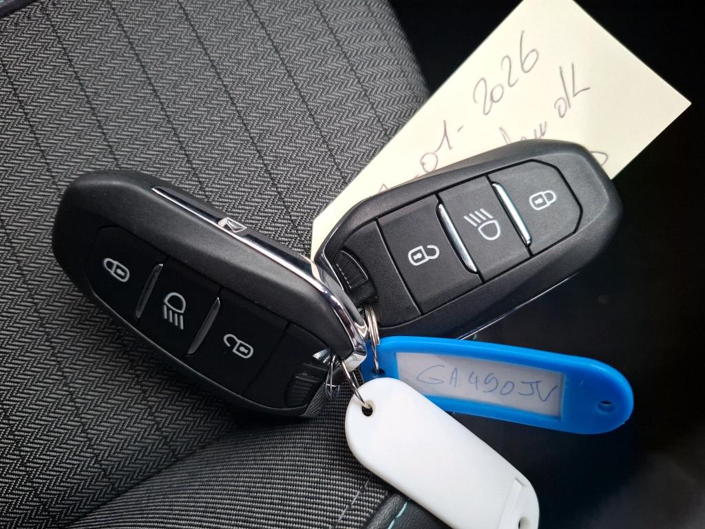 Peugeot 208 PureTech 100 S&S EAT8 Allure Business 2021