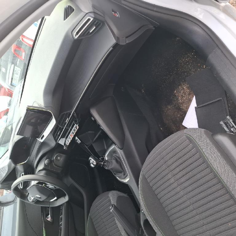 Foto Peugeot 208 10