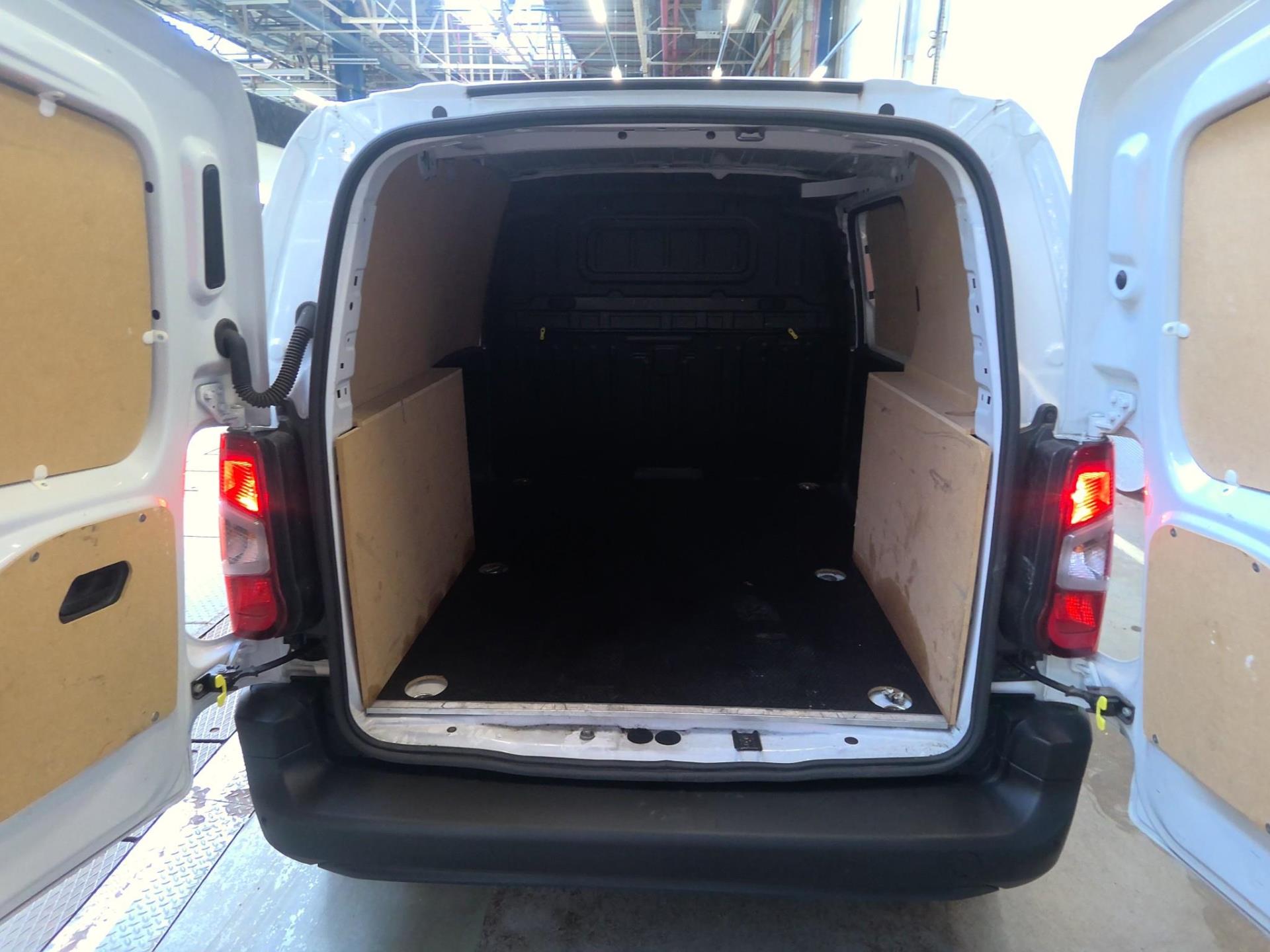 Peugeot PARTNER FOURGON M 1000 KG BLUEHDI 130 S&S EAT8 2024
