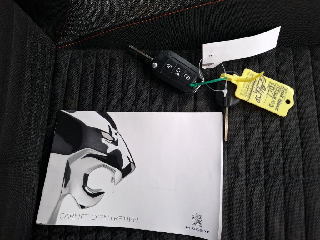 Peugeot 2008 BlueHDi 110 S&S BVM6 Active Business 2021