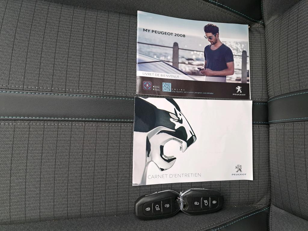Peugeot 2008 BlueHDi 130 S&S EAT8 Allure Business 2021