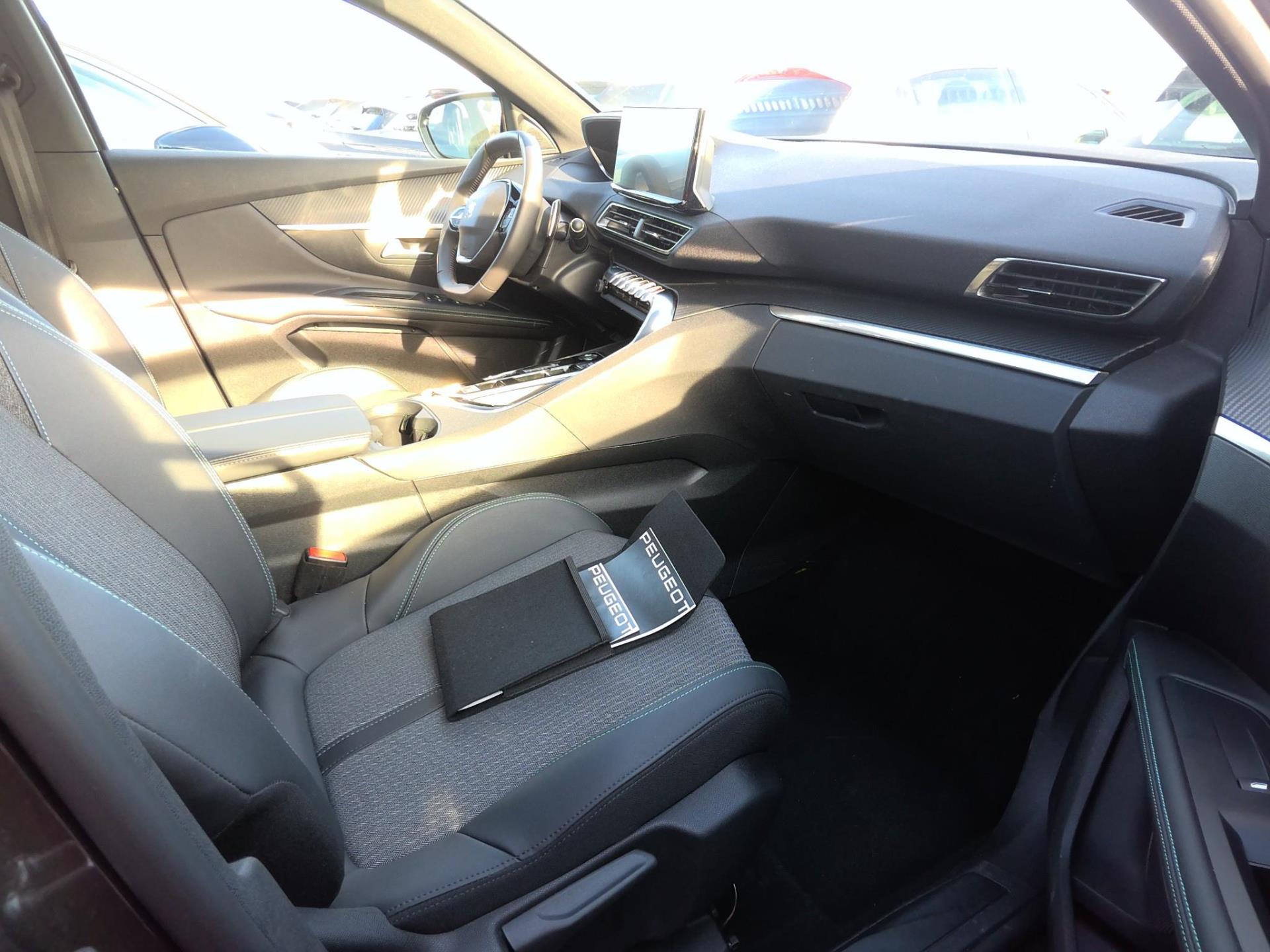 Peugeot 5008 Hybrid 136 e-DCS6 Allure Pack 2024