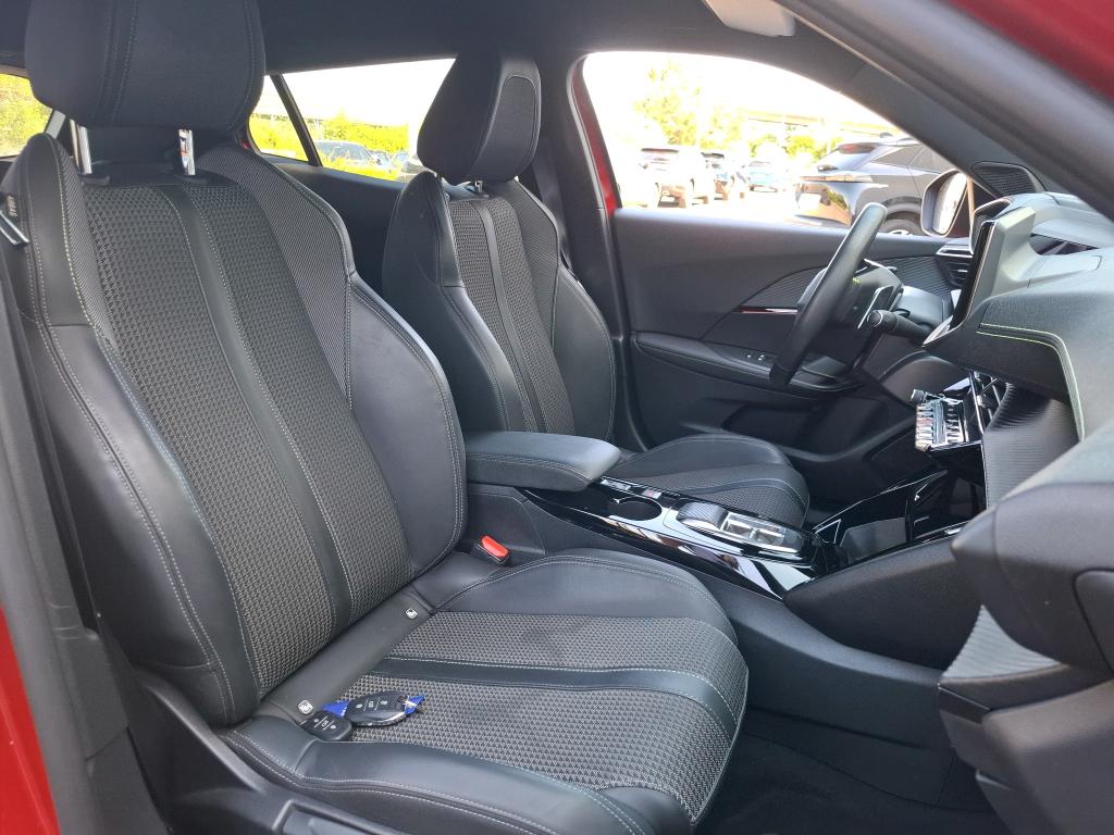 Peugeot 2008 PureTech 130 S&S EAT8 GT 2022