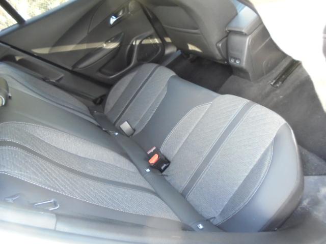 Foto Peugeot 2008 9