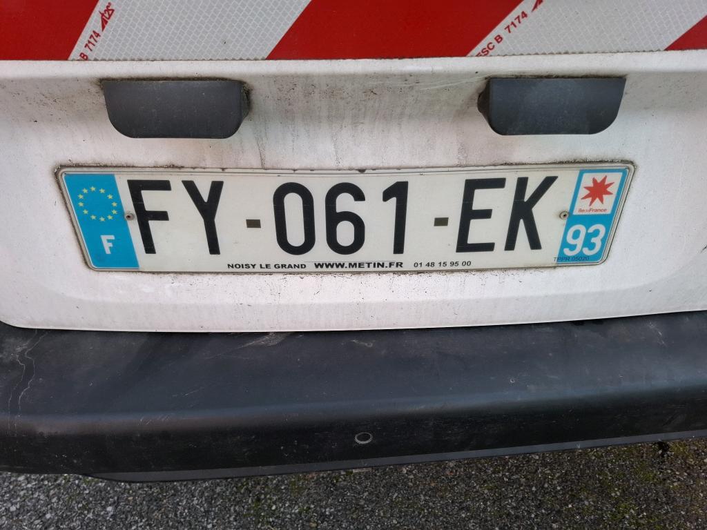 Peugeot PARTNER FOURGON LONG 950 KG BLUEHDI 130 S&S EAT8 ASPHALT 2021
