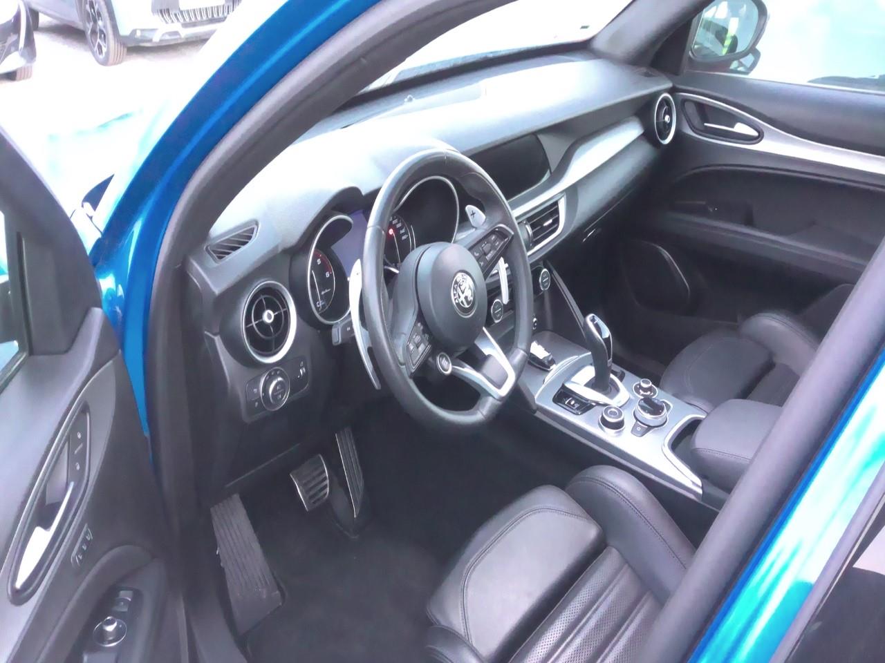 Foto Alfa Romeo Stelvio 4