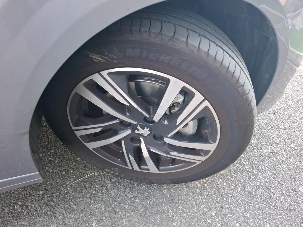 Peugeot 208 PureTech 100 S&S BVM6 Allure 2022