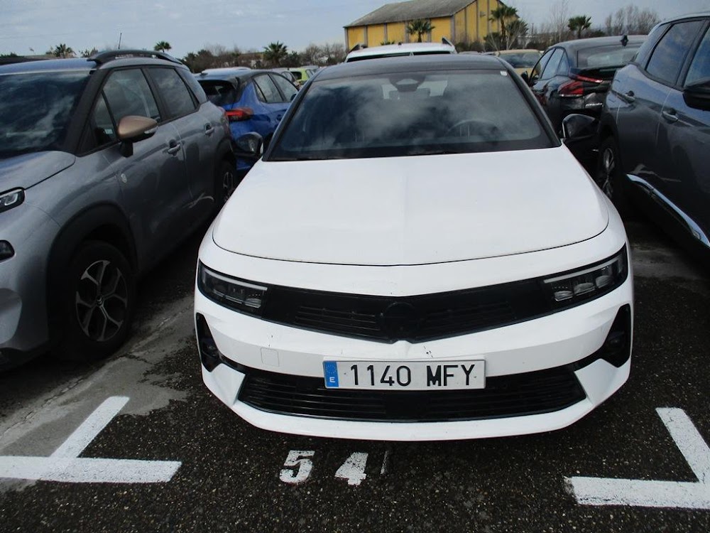 Opel Astra Nuevo Astra 5P GS 1.2T XHT MT6 S/S 130 HP (96kW)