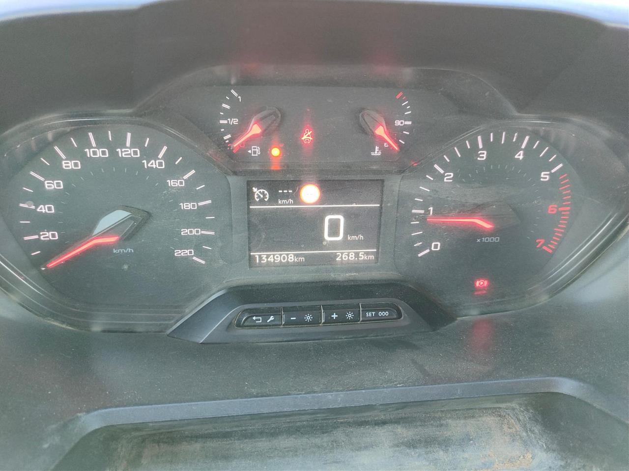 Foto Peugeot Rifter 8