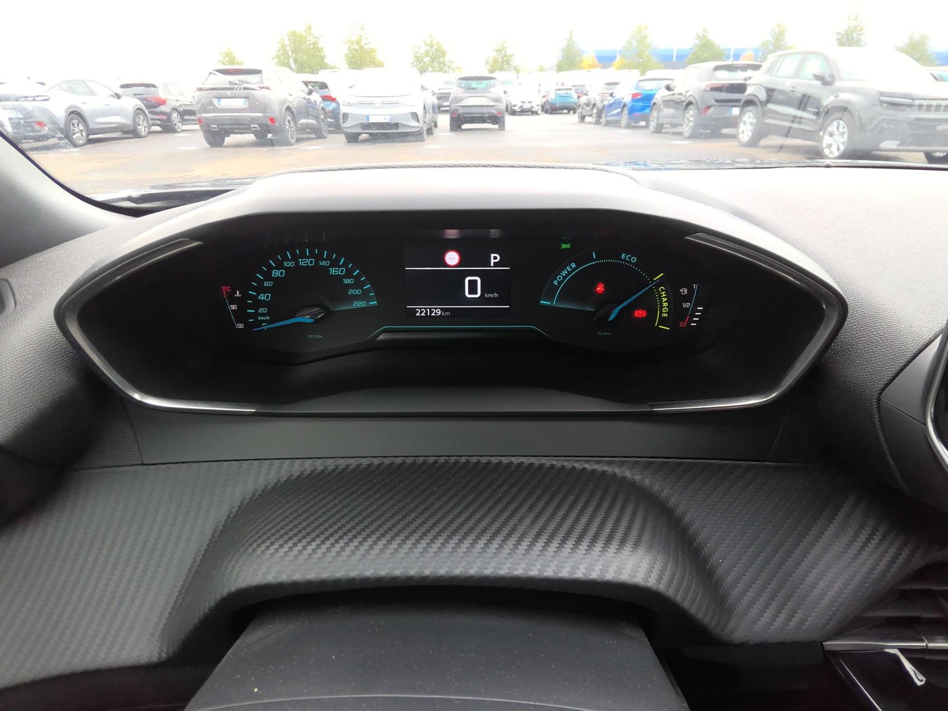 Peugeot 2008 Hybrid 136 e-DCS6 Style 2025
