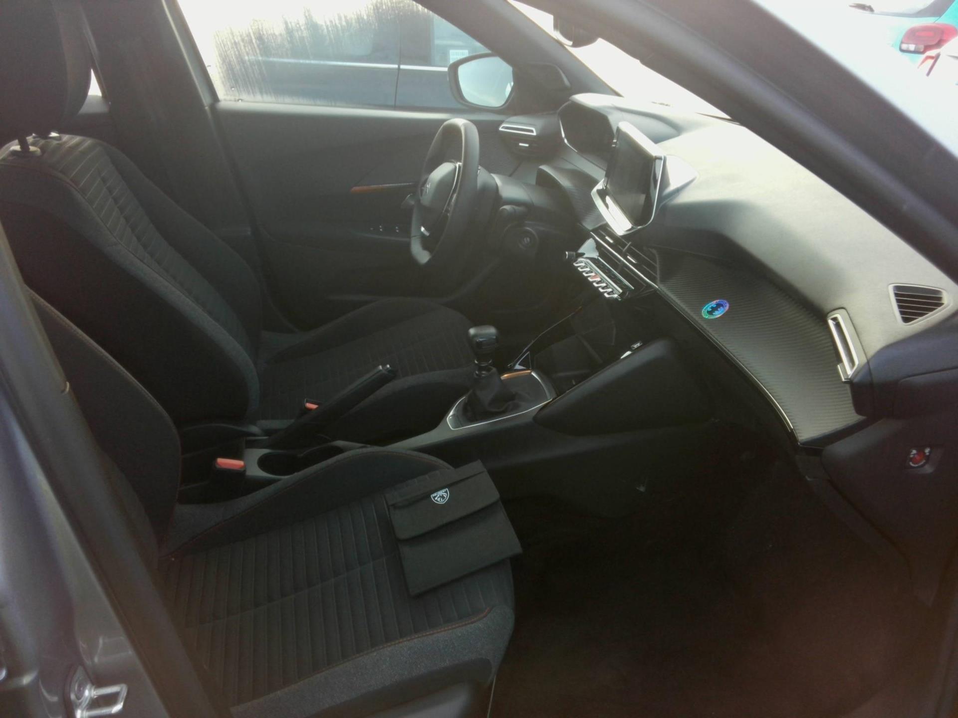 Peugeot 2008 PureTech 130 S&S BVM6 Active Pack 2022