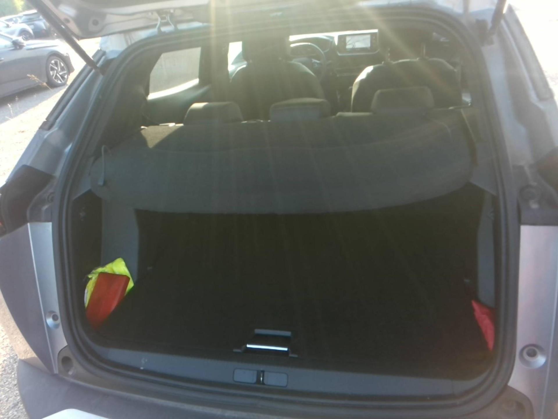 Peugeot 2008 PureTech 100 S&S BVM6 Allure Pack 2023