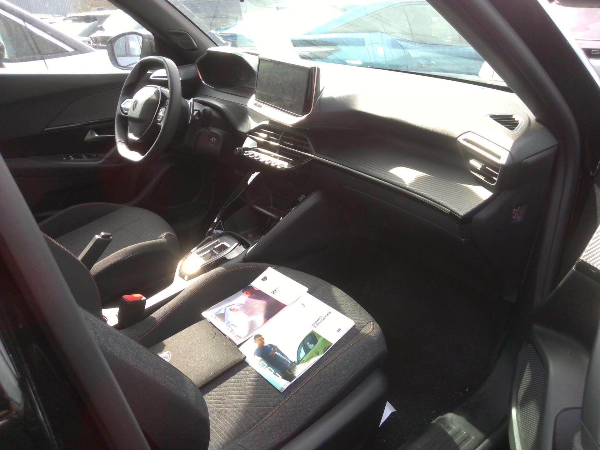 Peugeot 2008 Hybrid 145 e-DCS6 Style 2025