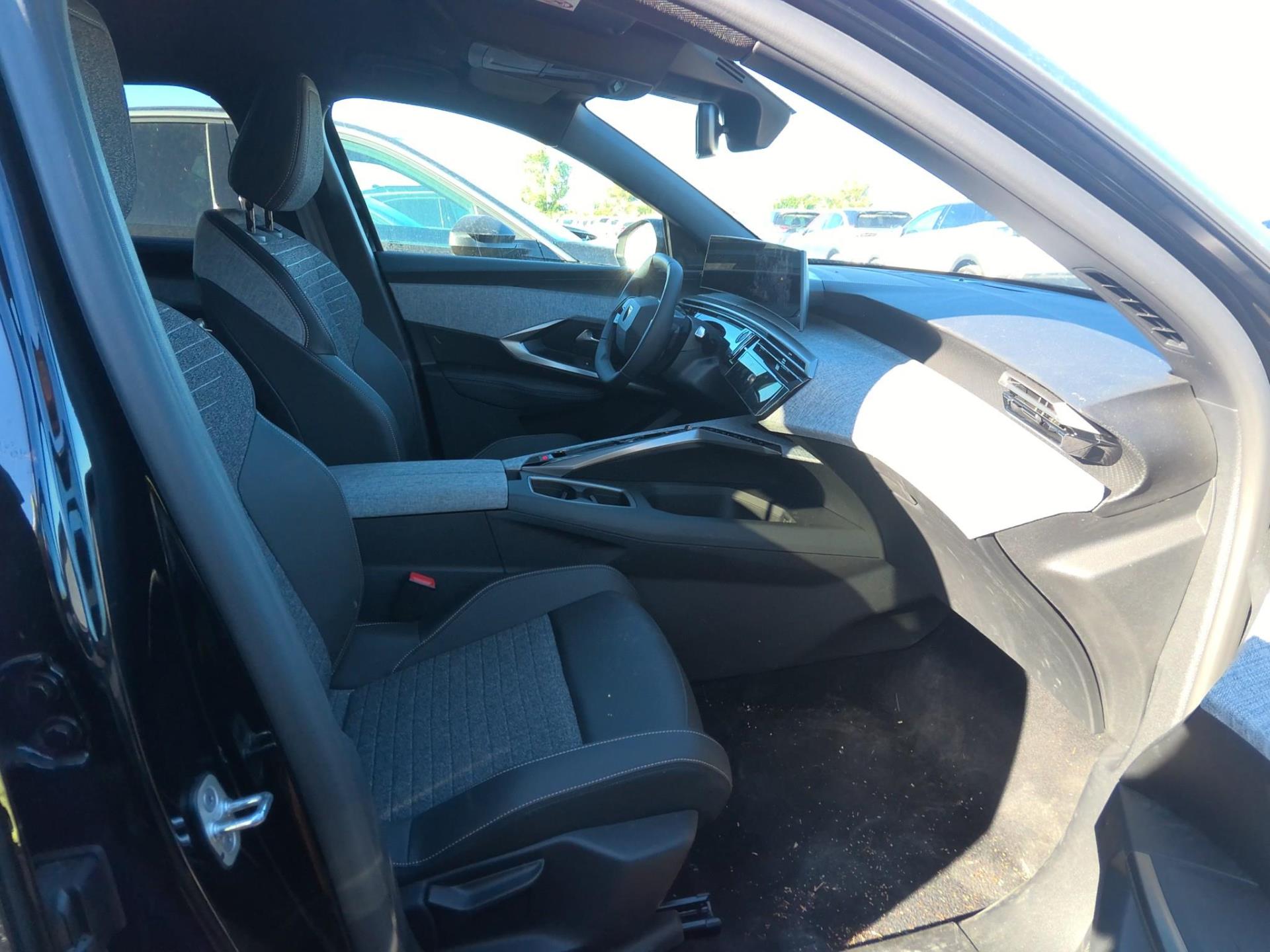 Peugeot 5008 Hybrid 145 e-DCS6 Allure 2025