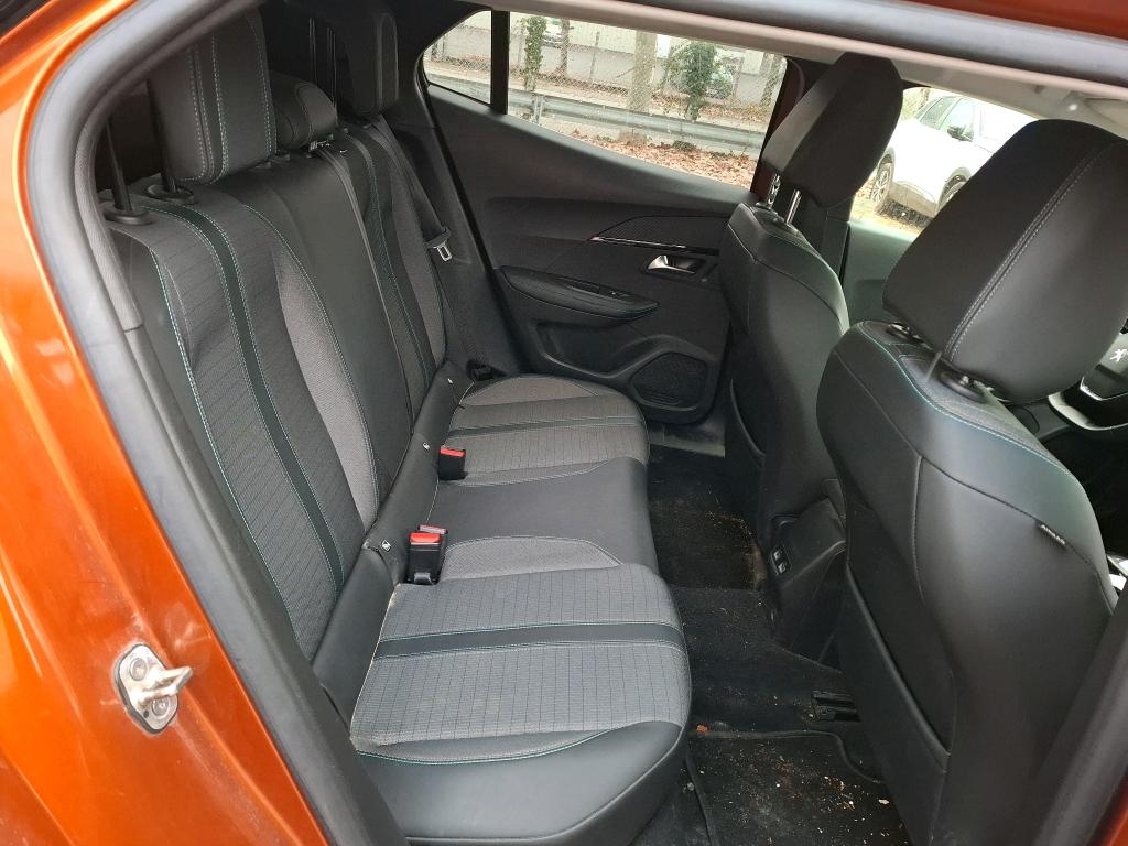 Peugeot 2008 PureTech 130 S&S EAT8 Allure Business 2021