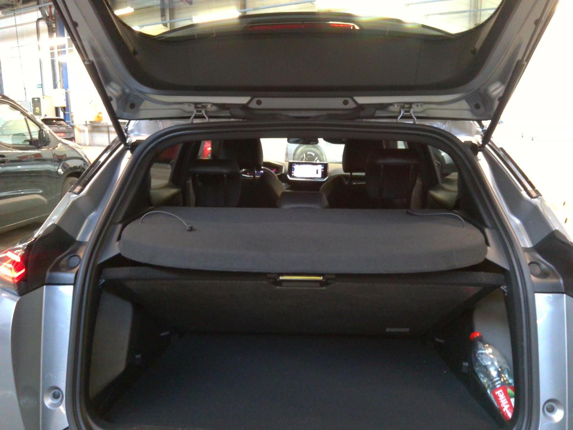 Peugeot 2008 Hybrid 136 e-DCS6 GT 2024