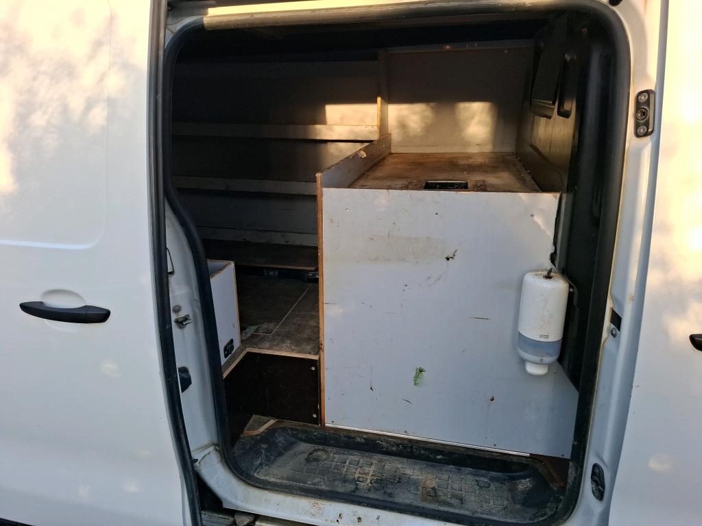 Peugeot EXPERT FGN TOLE STANDARD BLUEHDI 100 S&S BVM6 PREMIUM 2020