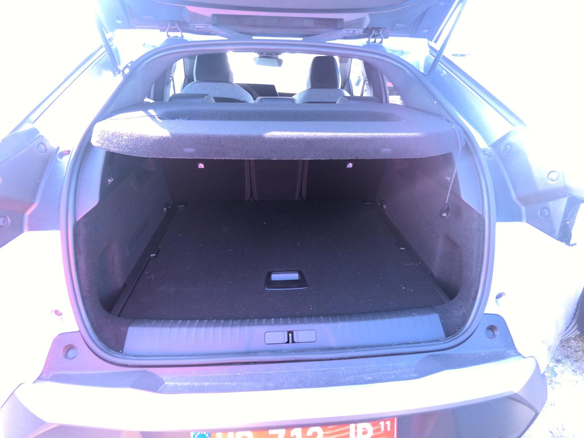 Peugeot 3008 Hybrid 145 e-DCS6 Allure 2025