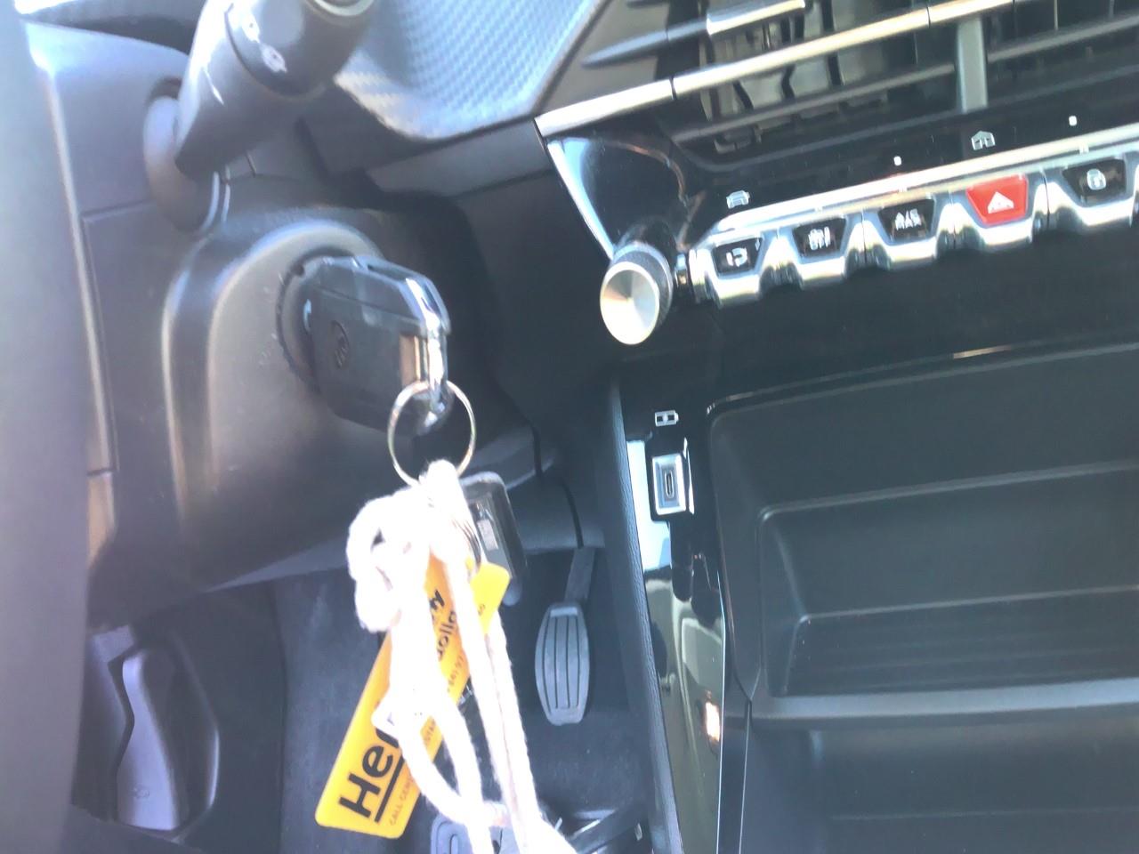 Foto Peugeot 208 10