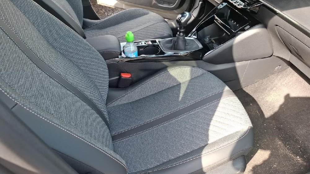 Foto Peugeot 208 14