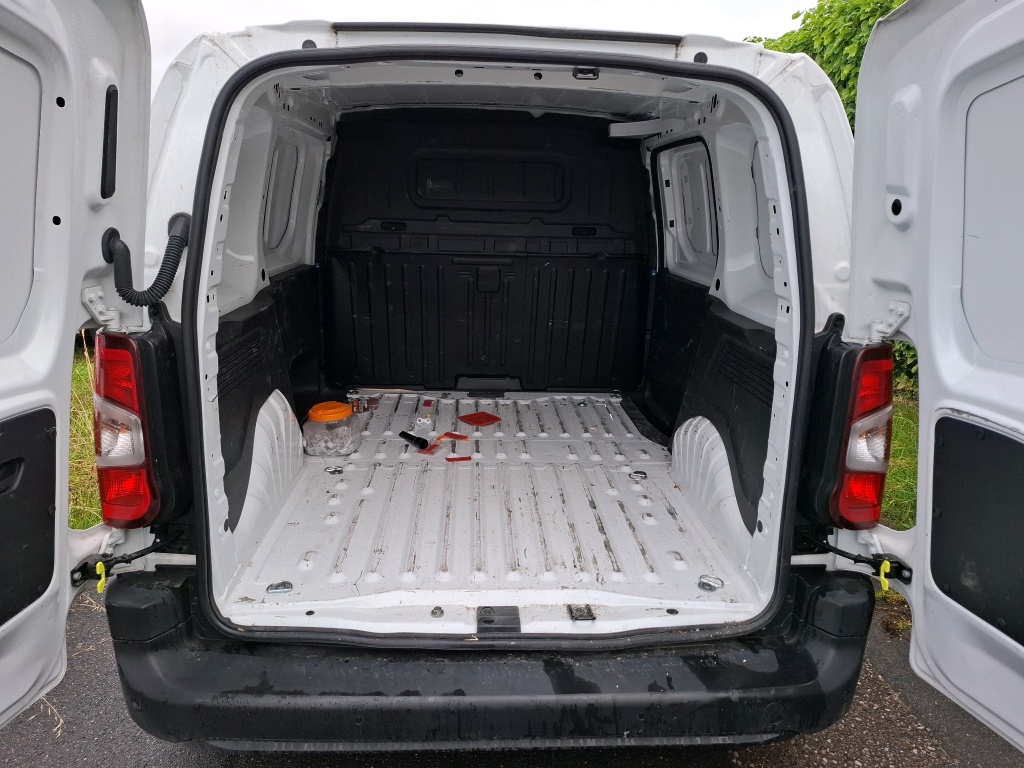 Peugeot PARTNER FOURGON STANDARD 650 KG BLUEHDI 100 S&S BVM5 ASPHALT 2021