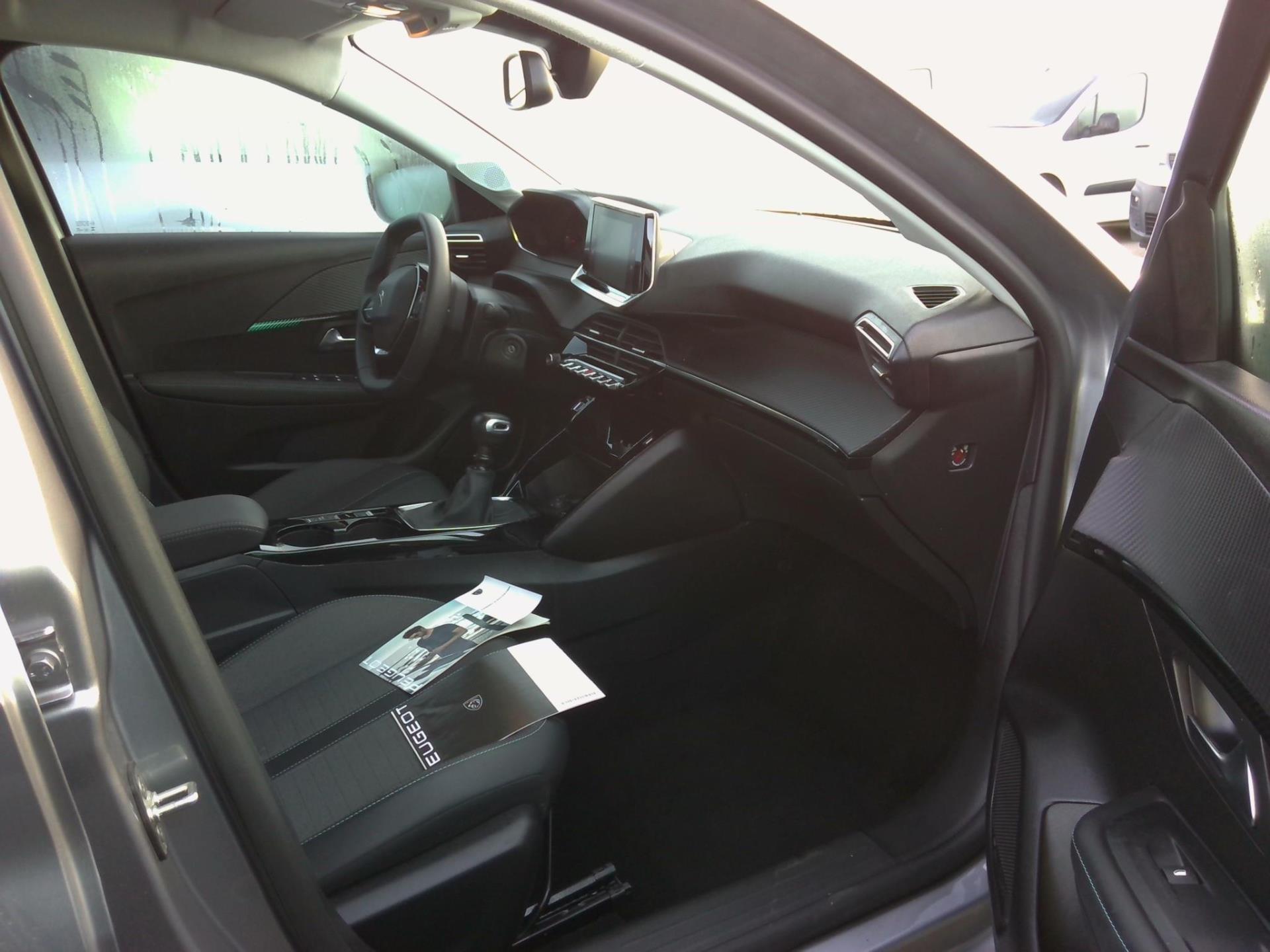 Peugeot 208 BlueHDi 100 S&S BVM6 Allure 2023