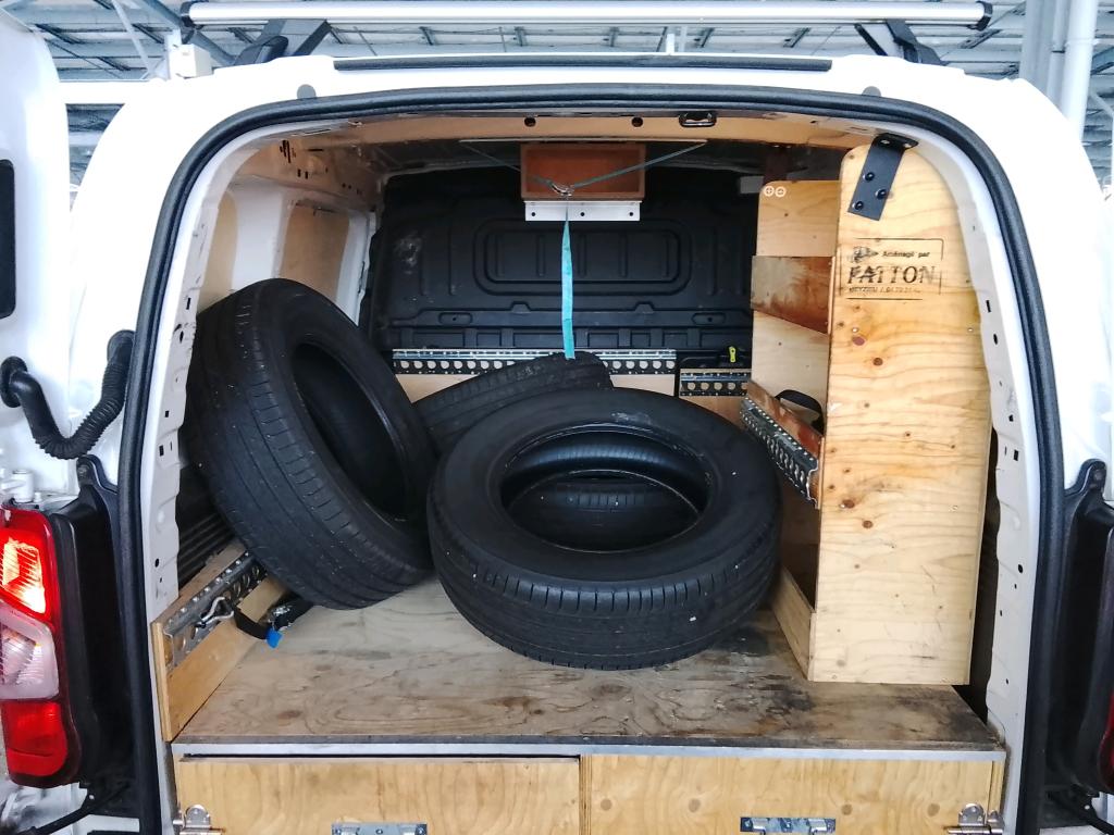 Peugeot PARTNER FOURGON STANDARD 1000 KG BLUEHDI 100 S&S BVM5 ASPHALT 2020