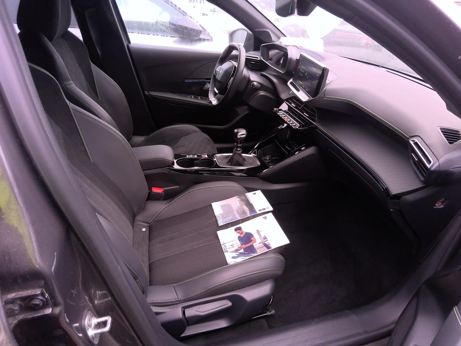 Peugeot 208 BlueHDi 100 S&S BVM6 GT Pack 2022