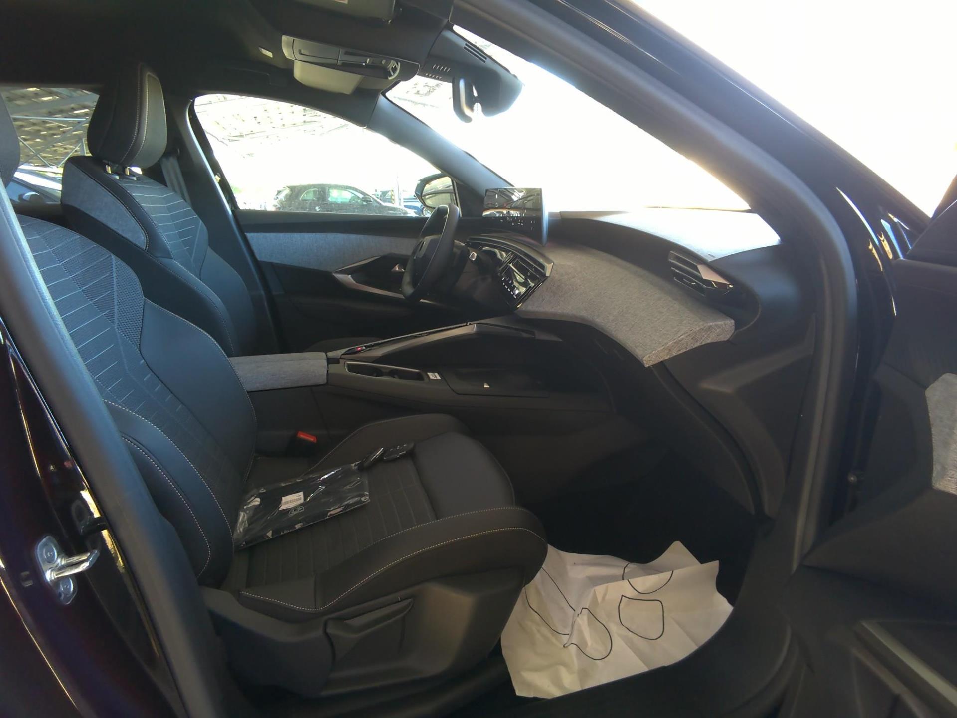 Peugeot 3008 Hybrid 136 e-DCS6 Allure 2024