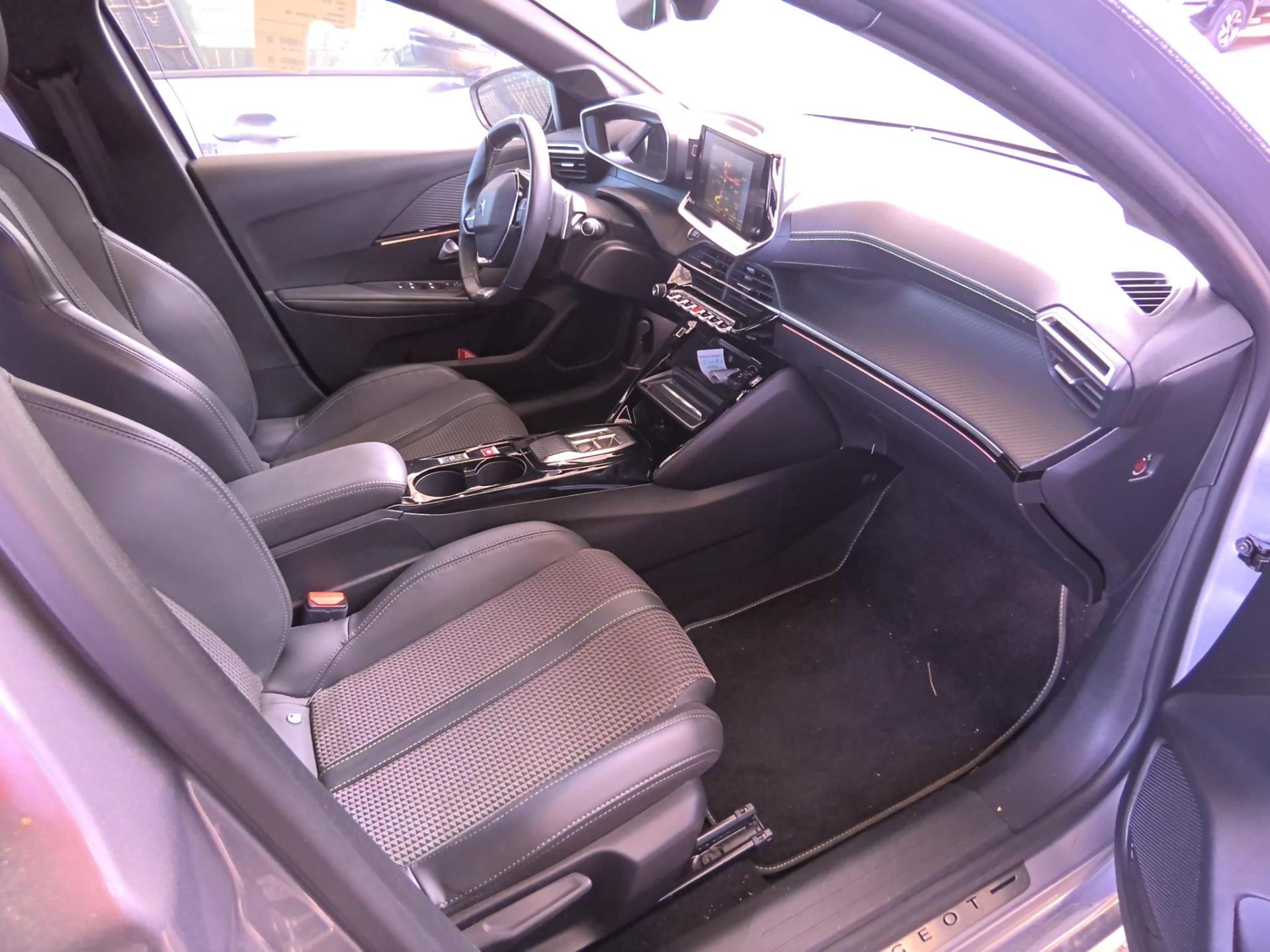 Peugeot 208 II 
